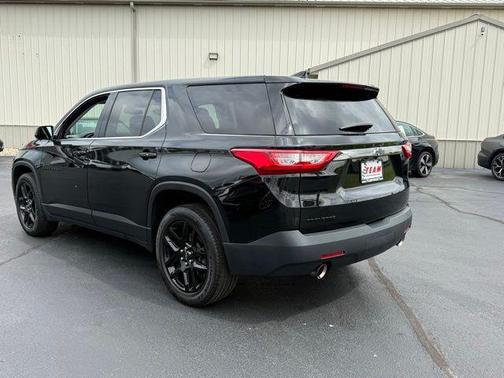 Mosaic Black Metallic 2020 Chevrolet Traverse LS