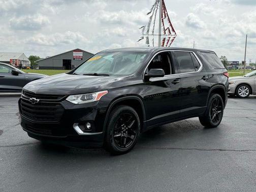 Mosaic Black Metallic 2020 Chevrolet Traverse LS