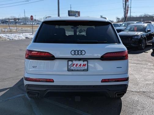 2026 Audi Q7 45 Premium