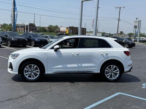 2025 Audi Q3 Premium 45 TFSI S line quattro Tiptronic