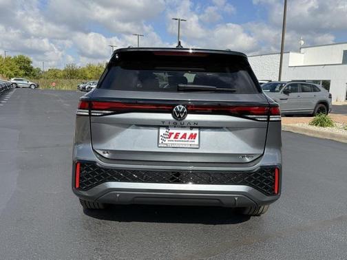 2025 Volkswagen Tiguan 2.0T SE R-Line Black 4MOTION