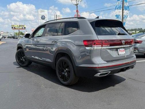 Pure Gray 2026 Volkswagen Atlas 2.0T SE w/Technology 4MOTION
