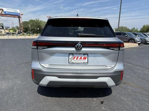2025 Volkswagen Tiguan 2.0T SE 4MOTION