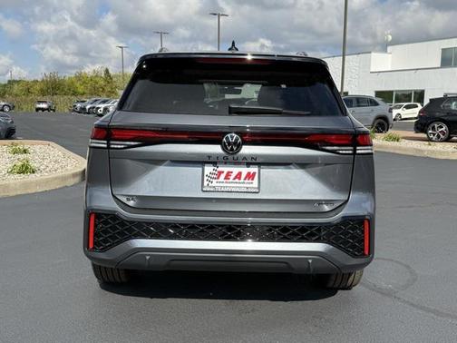 2025 Volkswagen Tiguan 2.0T SE R-Line Black 4MOTION