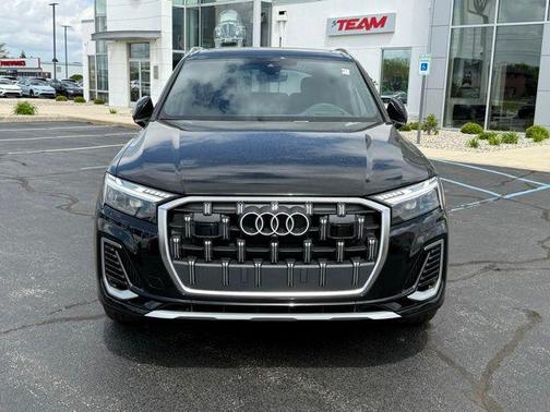 2025 Audi Q7 55 Prestige