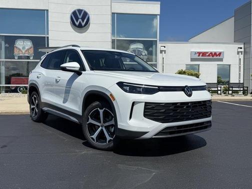 2025 Volkswagen Tiguan 2.0T SE 4MOTION