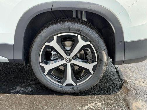 White 2026 Volkswagen Tiguan 2.0T SE 4MOTION