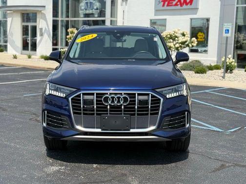 2024 Audi Q7 45 Premium Plus