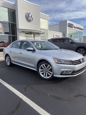 2017 Volkswagen Passat 1.8T SE w/Technology