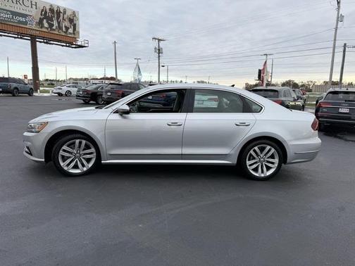 2017 Volkswagen Passat 1.8T SE w/Technology
