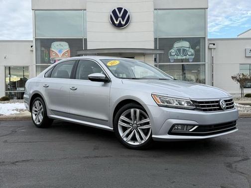 2017 Volkswagen Passat 1.8T SE w/Technology