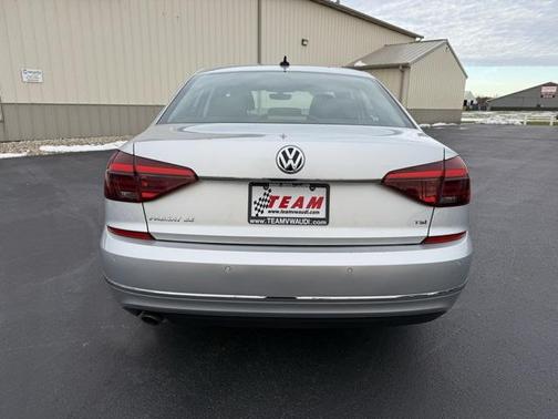 2017 Volkswagen Passat 1.8T SE w/Technology