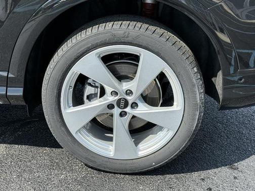 2025 Audi Q5 Premium Plus