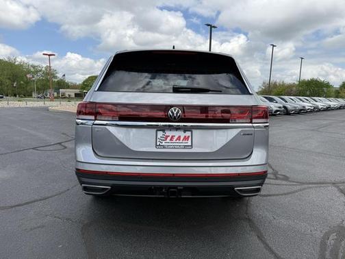 2025 Volkswagen Atlas 2.0T SE w/Technology 4MOTION