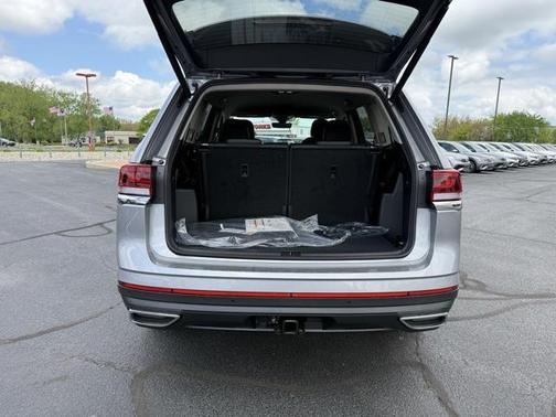 2025 Volkswagen Atlas 2.0T SE w/Technology 4MOTION