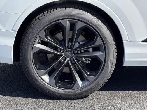 2026 Audi Q7 55 Prestige