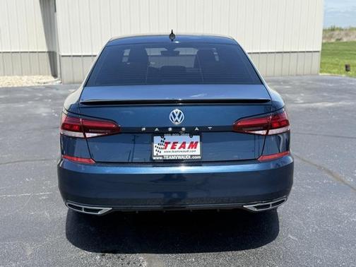2021 Volkswagen Passat 2.0T R-Line