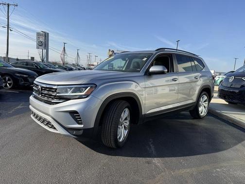 2022 Volkswagen Atlas 3.6L SE w/Technology