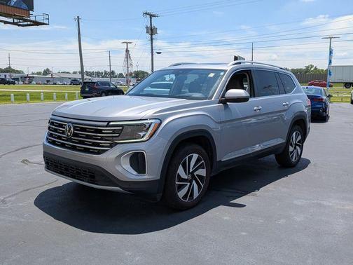 Silver Mist Metallic 2024 Volkswagen Atlas 2.0T SEL