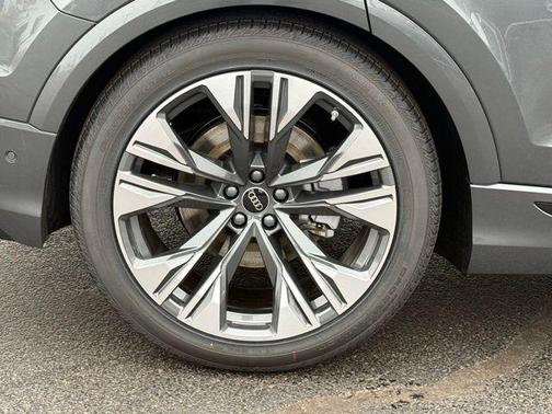 2026 Audi Q8 55 Premium Plus