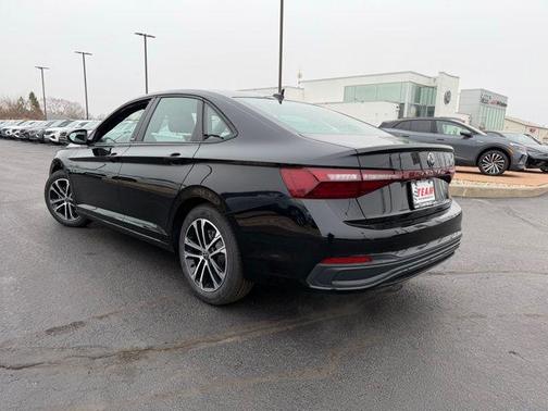 Deep Black Pearl 2026 Volkswagen Jetta 1.4T S