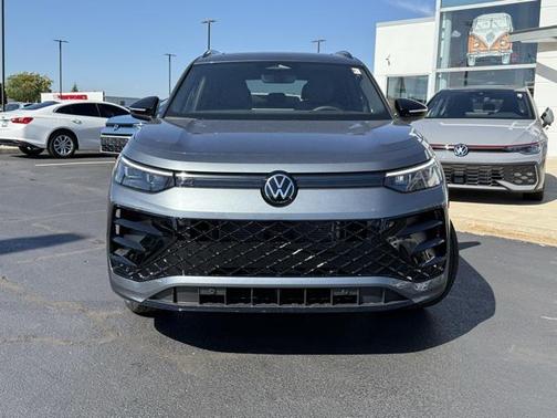 2025 Volkswagen Tiguan 2.0T SE R-Line Black 4MOTION