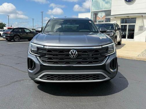 2025 Volkswagen Atlas Cross Sport 2.0T SE w/Technology 4MOTION