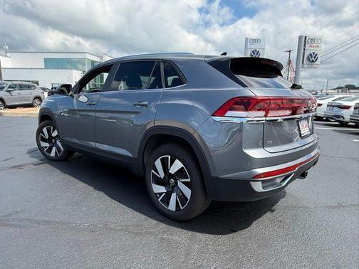 2025 Volkswagen Atlas Cross Sport 2.0T SE w/Technology 4MOTION
