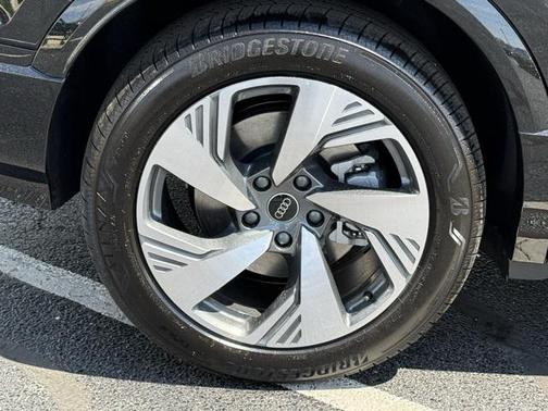 2025 Audi Q6 e-tron Premium Plus quattro