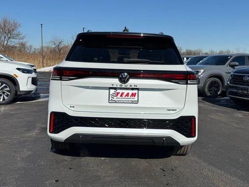 2026 Volkswagen Tiguan 2.0T SE R-Line Black 4MOTION