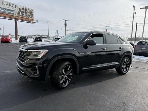 2024 Volkswagen Atlas Cross Sport 2.0T SEL Premium