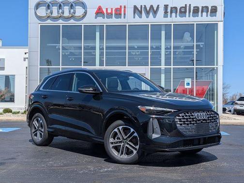 Mythos Black Metallic 2025 Audi Q5 Premium TFSI quattro S tronic