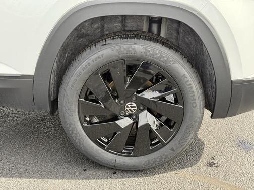 2025 Volkswagen Atlas Cross Sport 2.0T SE w/Technology 4MOTION