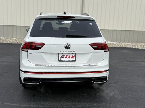 2022 Volkswagen Tiguan 2.0T SE R-Line Black