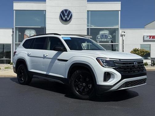 2024 Volkswagen Atlas 2.0T SE w/Technology 4MOTION