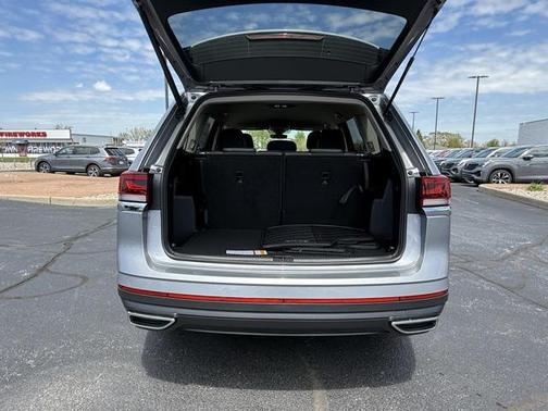 2025 Volkswagen Atlas 2.0T SE