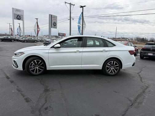 2025 Volkswagen Jetta 1.5T SE