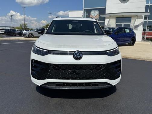 2025 Volkswagen Tiguan 2.0T SE R-Line Black 4MOTION