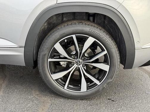 2025 Volkswagen Atlas Cross Sport 2.0T SEL Premium