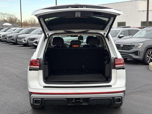 2026 Volkswagen Atlas 2.0T Peak Edition