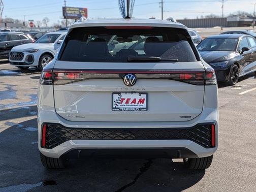 2026 Volkswagen Tiguan 2.0T SEL R-Line 4MOTION