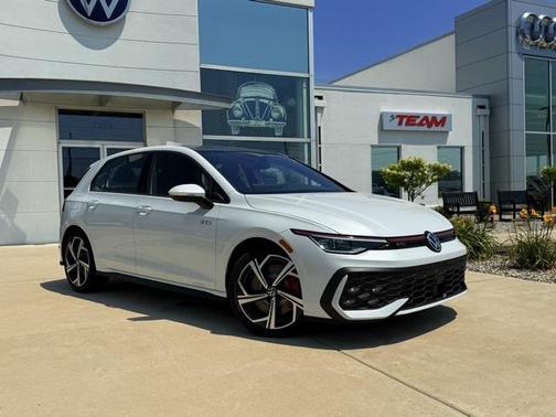 2025 Volkswagen Golf GTI 2.0T SE DSG