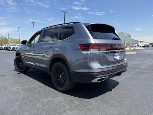 2025 Volkswagen Atlas 2.0T SE w/Technology 4MOTION