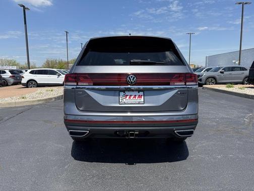 2025 Volkswagen Atlas 2.0T SE w/Technology 4MOTION