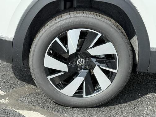 2025 Volkswagen Atlas Cross Sport 2.0T SEL