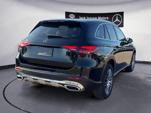 2026 Mercedes-Benz GLC 300 Base