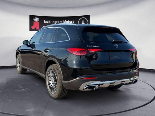 2026 Mercedes-Benz GLC 300 Base
