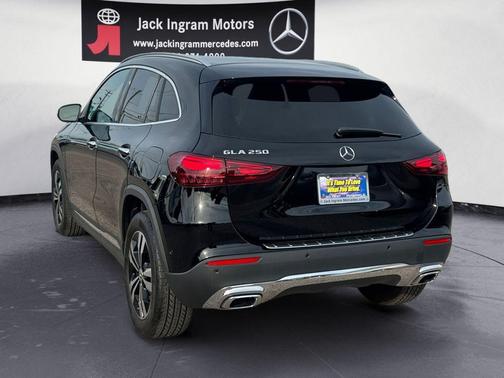 2025 Mercedes-Benz GLA 250 Base