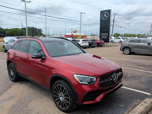 MANUFAKTUR Cardinal Red Metallic 2022 Mercedes-Benz GLC 300 Base
