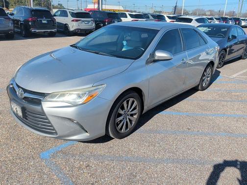 2016 Toyota Camry XLE